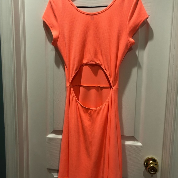 Cut out dress - Picture 3 of 3